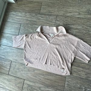 Off pink cropped collared shirt